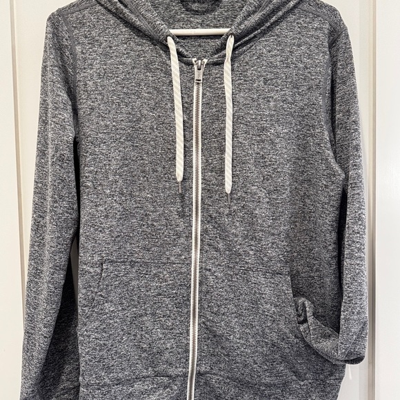 Vuori Women's 
CHARCOAL GREY heathered Zip-Up Hoodie
SIZE SMALL - Picture 2 of 2
